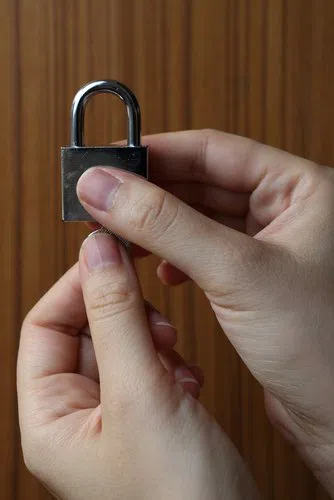 Broad Brook CT Locksmith Store Broad Brook, CT 860-294-4443 - residential-lockouts